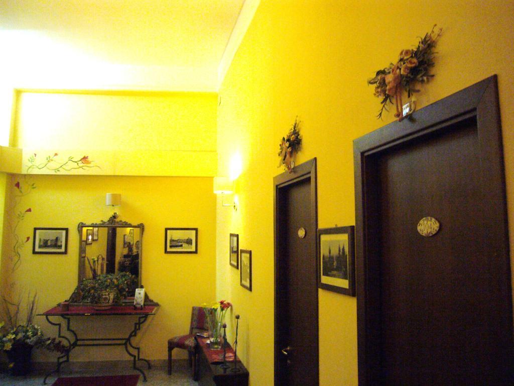 La Collegiata Guest House Catania Eksteriør billede